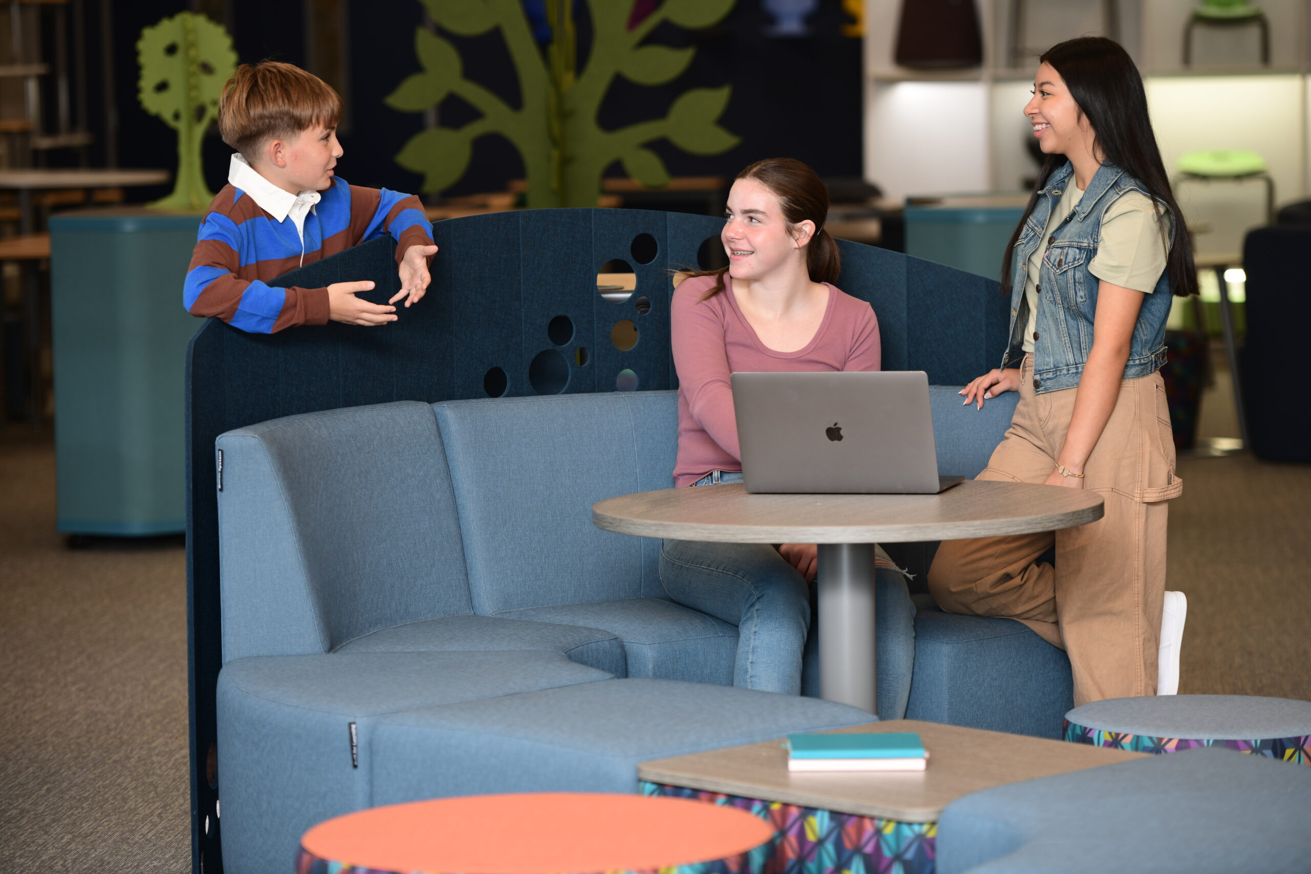 Showroom-Lightbox-857